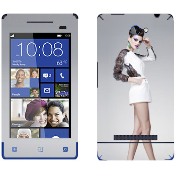   «    »   HTC 8S