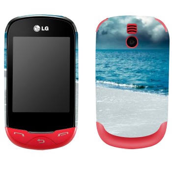   «   »   LG T500