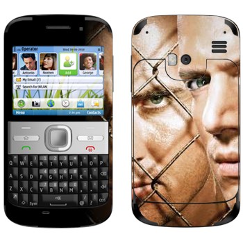   «     -   »   Nokia E5