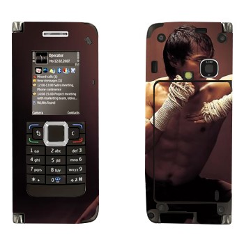   «  -  »   Nokia E90
