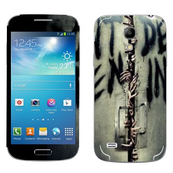   «Don't open, dead inside -  »   Samsung Galaxy S4 Mini Duos