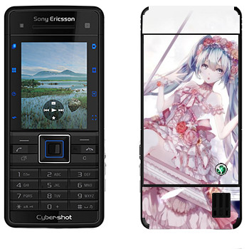   «  - »   Sony Ericsson C902
