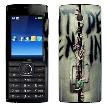   «Don't open, dead inside -  »   Sony Ericsson J108 Cedar