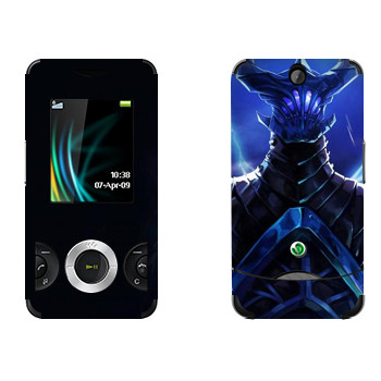   «Razor -  »   Sony Ericsson W205 Walkman