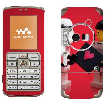   «  -  - »   Sony Ericsson W700