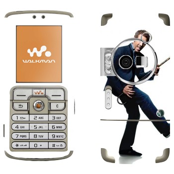   «  -  »   Sony Ericsson W700