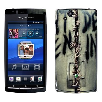  «Don't open, dead inside -  »   Sony Ericsson X12 Xperia Arc (Anzu)