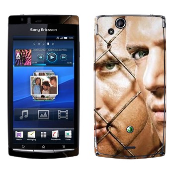   «     -   »   Sony Ericsson X12 Xperia Arc (Anzu)