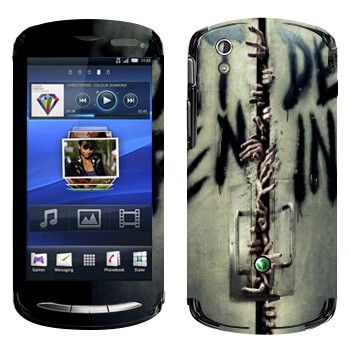   «Don't open, dead inside -  »   Sony Ericsson Xperia Pro