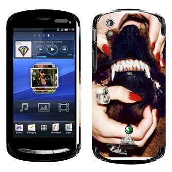   «Givenchy  »   Sony Ericsson Xperia Pro